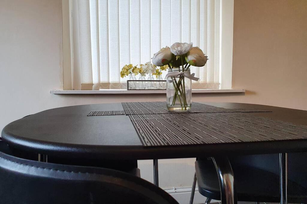 Pomfret House, Perfect Guest Villa in Burnley Extérieur photo